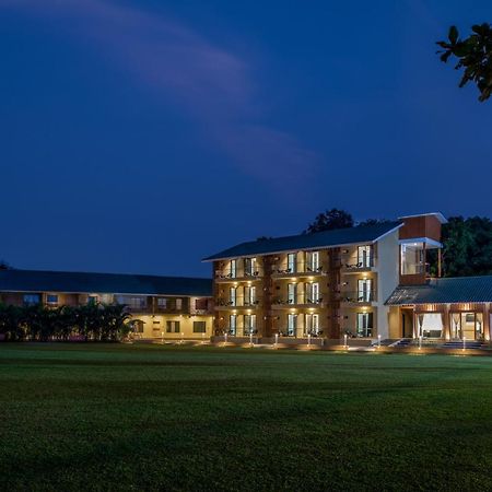 Paramount Riverfront Resort & Spa, Karjat Ngoại thất bức ảnh