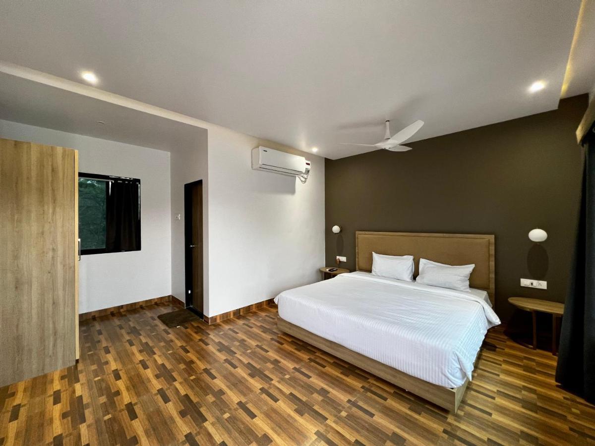 Paramount Riverfront Resort & Spa, Karjat Ngoại thất bức ảnh