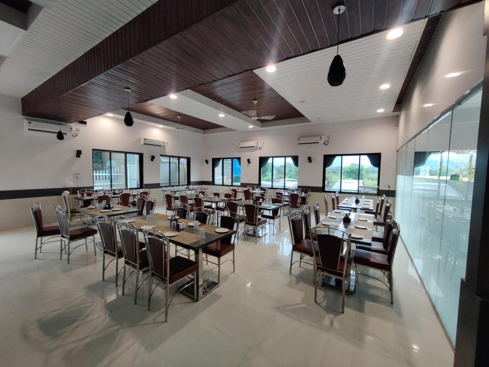 Paramount Riverfront Resort & Spa, Karjat Ngoại thất bức ảnh